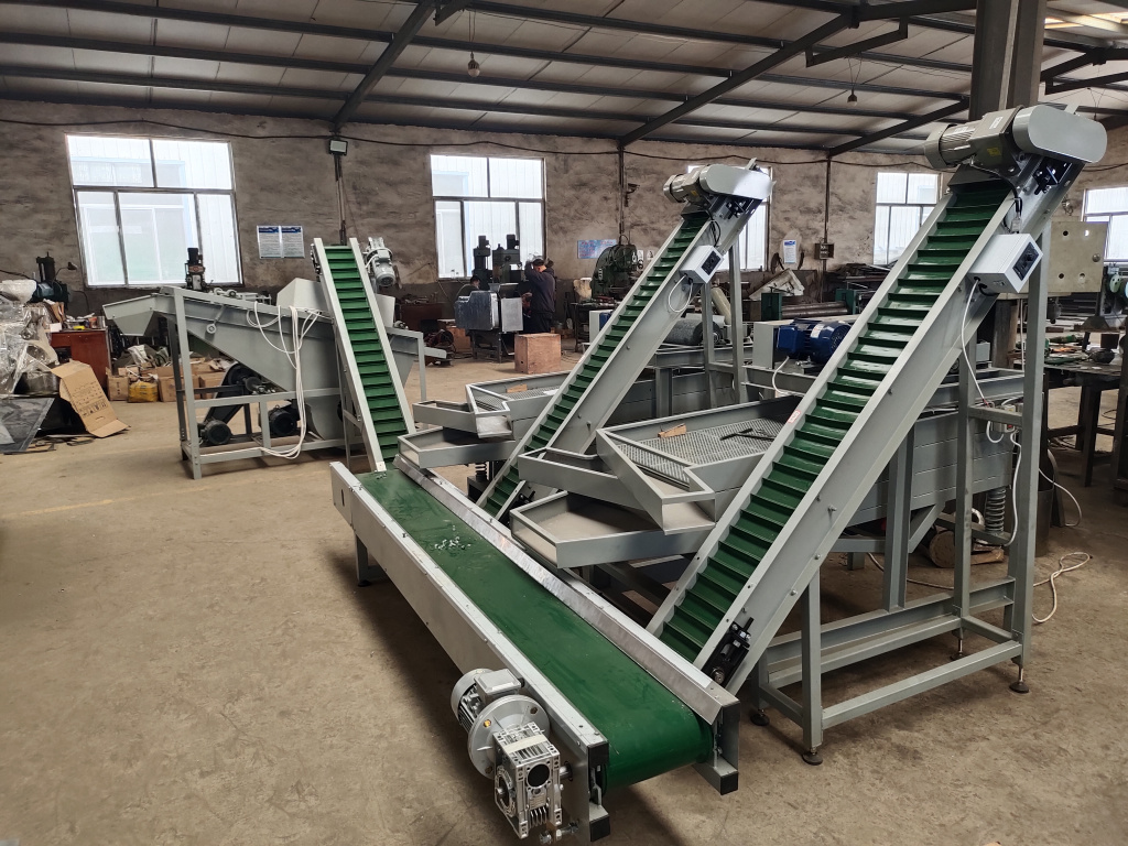 Машина для извлечения кедрового ореха из скорлупы GX-40